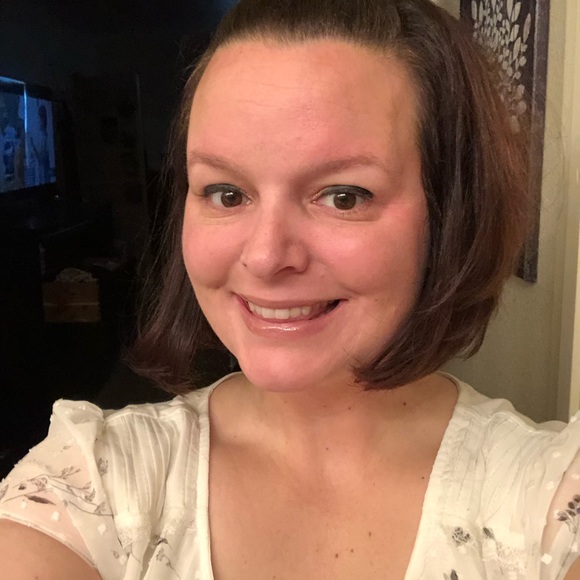 Meet your Posher, Erica - Picture 1 of 1